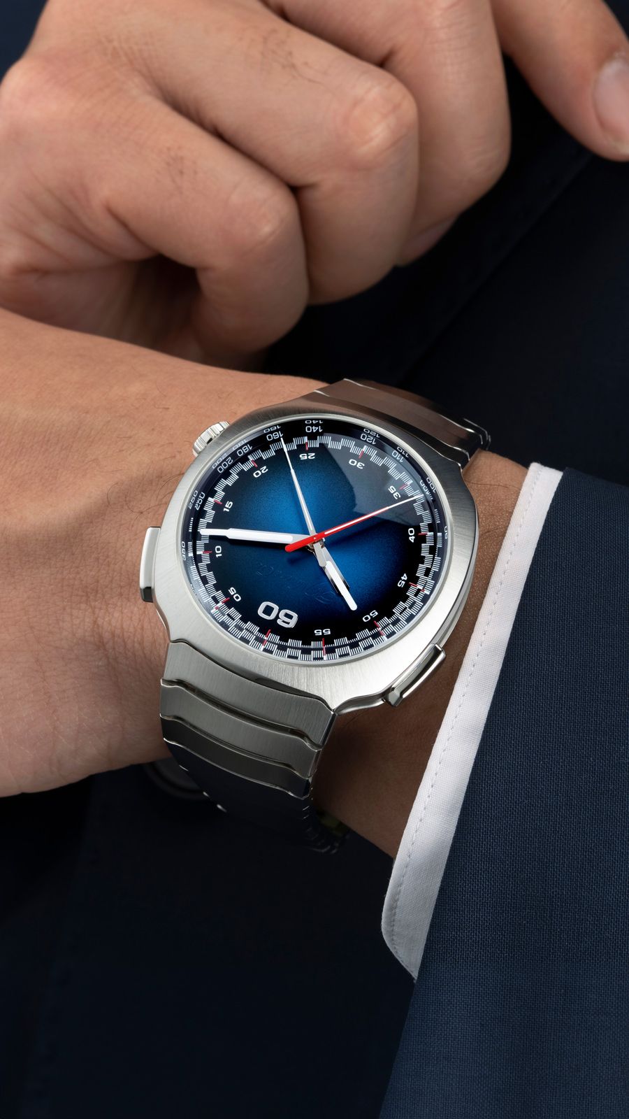H. Moser & Cie. Streamliner Automatic Watch | 6907-1200