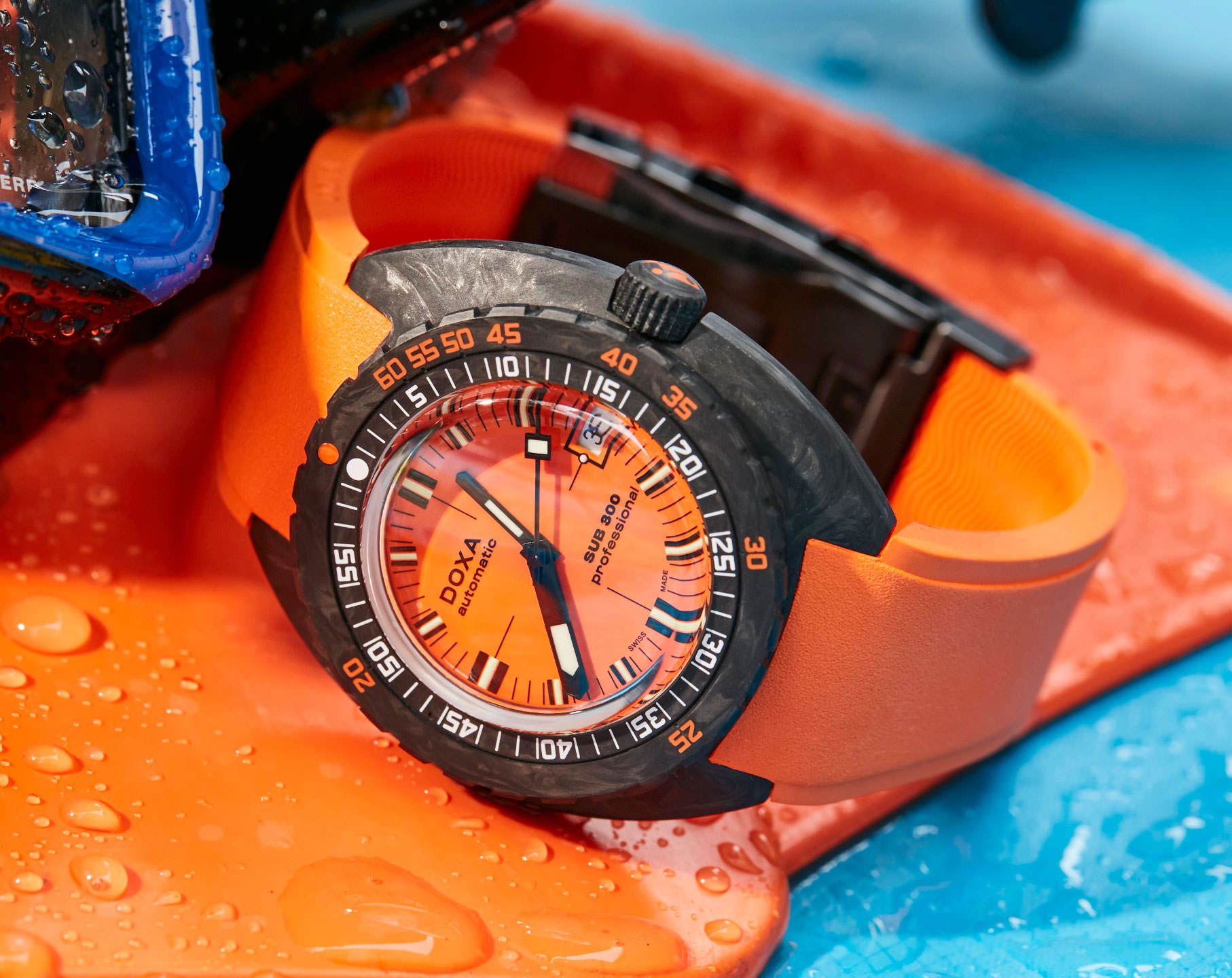Doxa SUB 300 Carbon Automatic Watch | 822.70.351.21